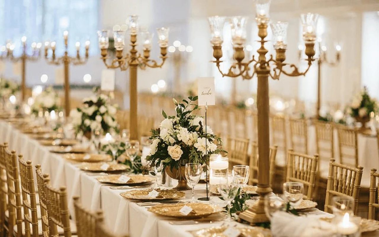 Centerpiece Arrangements That Impress Guests